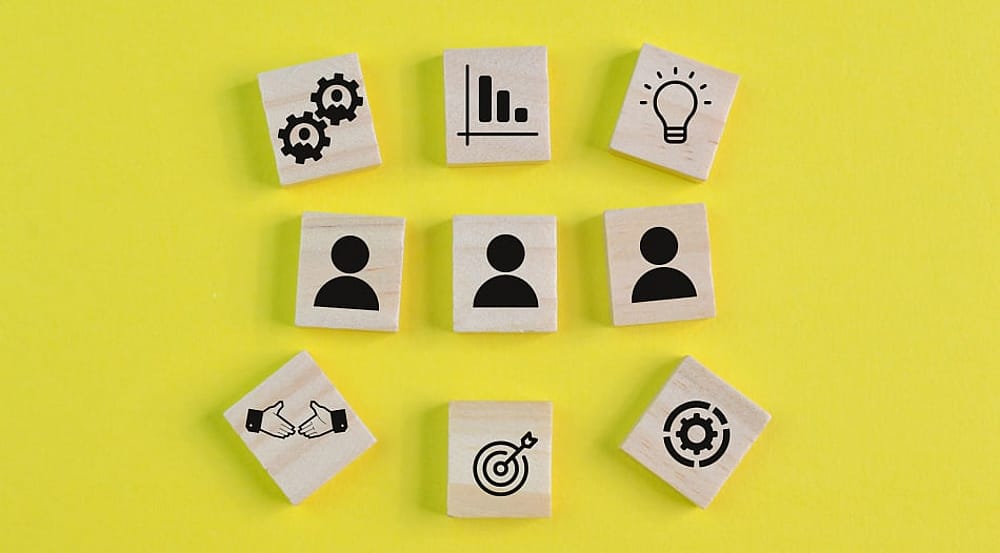 35 Best questions for performance evaluation surveys (+free templates)