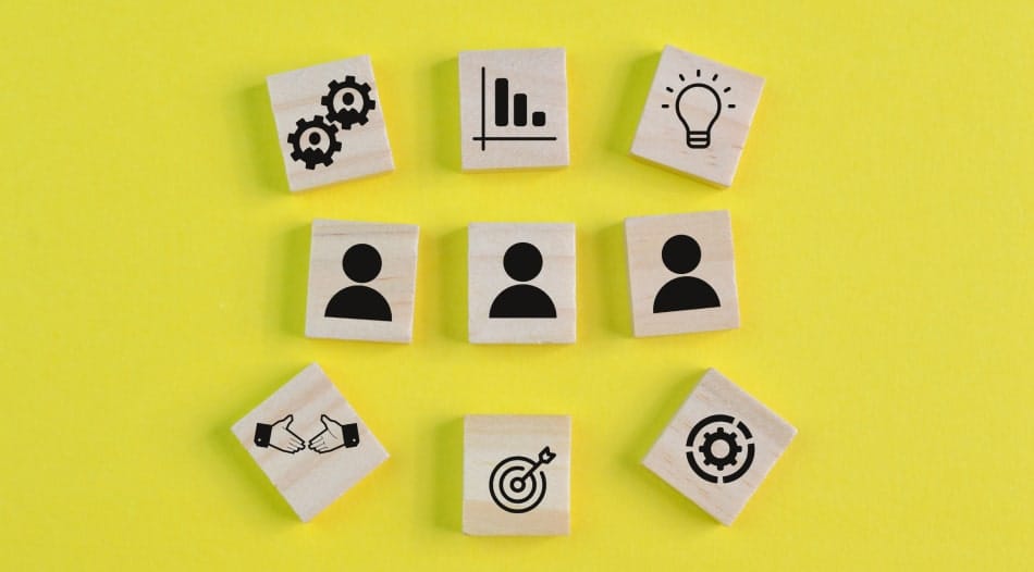 35 Best questions for performance evaluation surveys (+free templates)