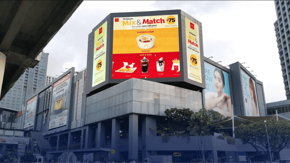 Contextual marketing example of McDonald’s (Source: moving walls)