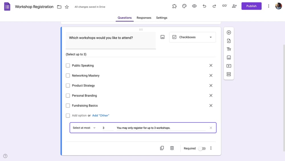 Um exemplo de pergunta de caixa de seleção com validação de resposta adicionada